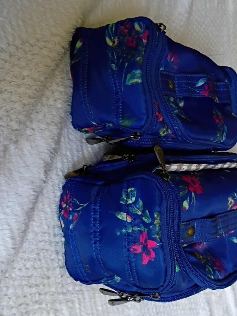 lug Blue Floral Nylon Cosmetic Travel  Bags (Set of 2) - Picture 4 of 16